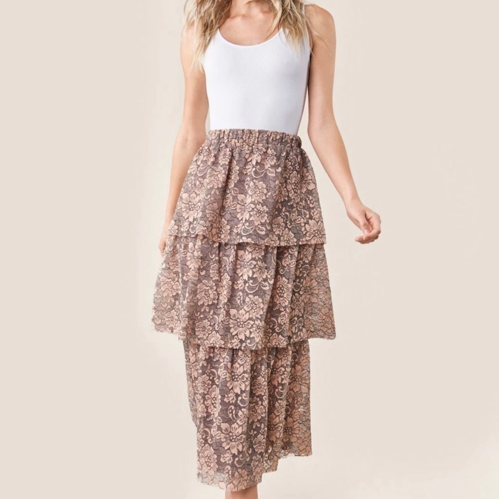 SUGAR LIPS LACE TIERED SKIRT PEACH SIZE S